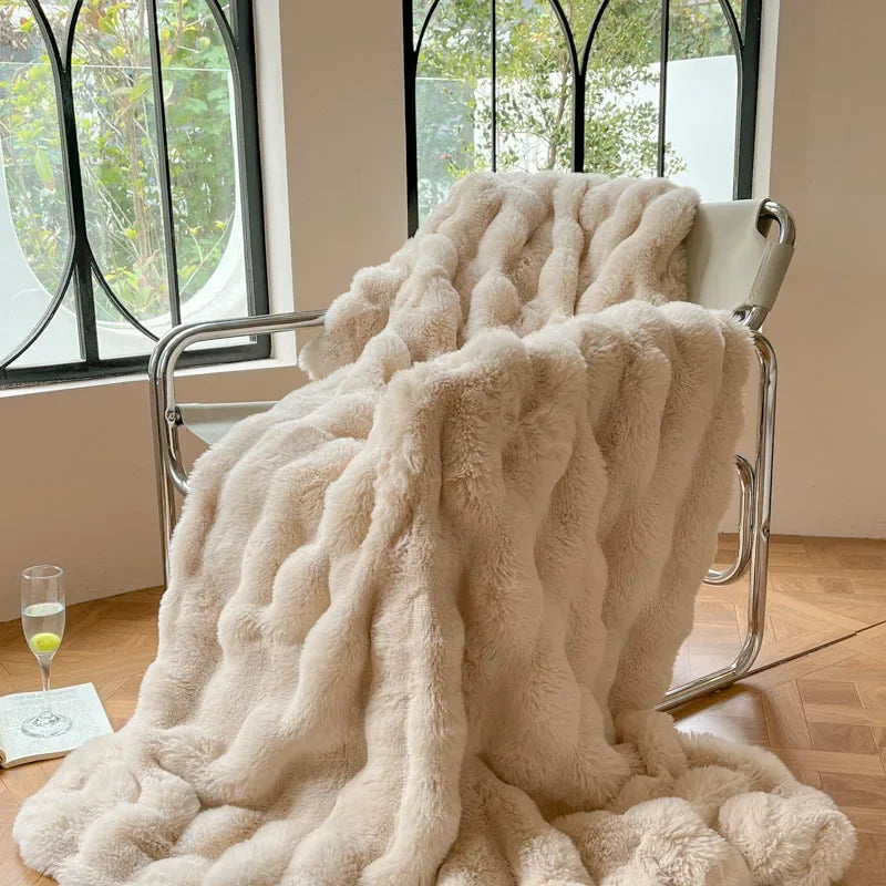 Plush Double-Sided Fleece Throw Blanket – Soft Polyester Layer for Couch, Sofa & Bedroom Use – Machine Washable in Multiple Sizes