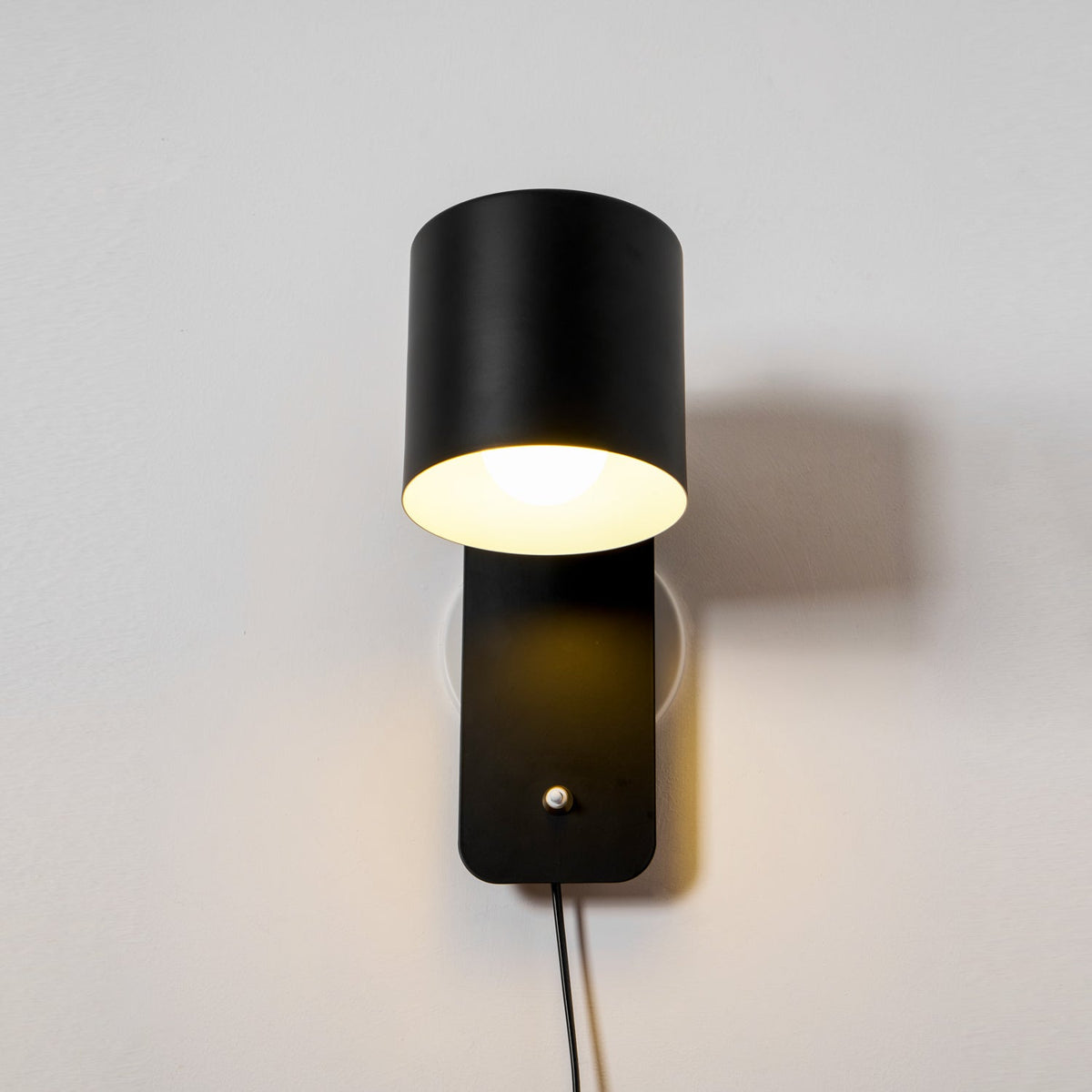 Adjustable Metal Wall Sconce with 350° Swivel Head for Bedroom Reading Nook Living Room Hallway Ambient Task Lighting E26 Socket 5 in Dia 12