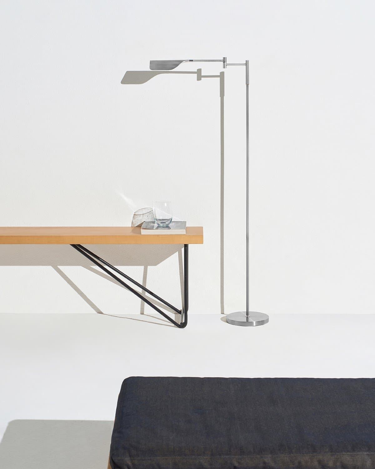 Touch-Dimming Metal Standing Lamp 53 in Tall with Integrated LED for Bedroom Living Room Reading Nook Organic Leaf Shape Warm 3000K Lighting