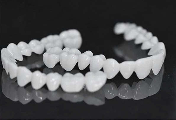 Snap-On Cosmetic Teeth Veneers for Covering Gaps, Stains & Missing Teeth – Reusable Smile Enhancement for Daily Confidence & Special Events