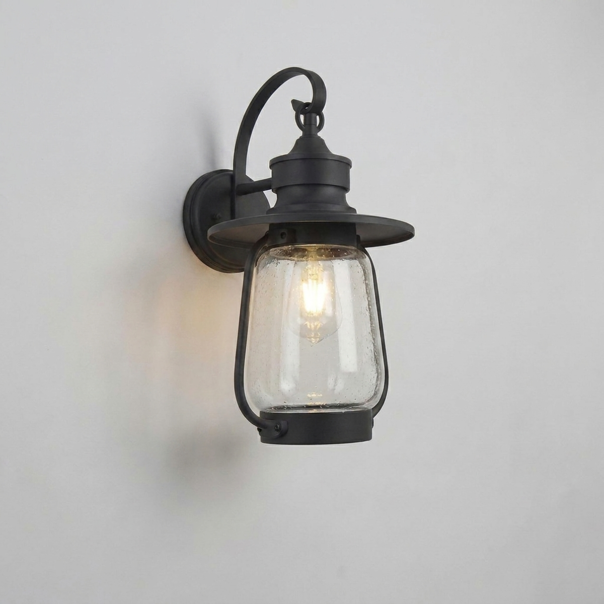 HERITAGELANT – Retro Wall Sconce for Timeless Exterior Glow