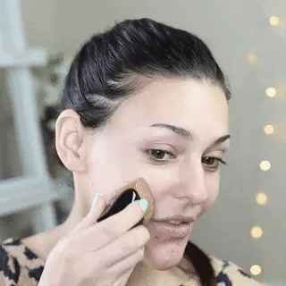 Foundation Brush Petal-Shaped Diamond Handle Extra-Dense Synthetic Bristles