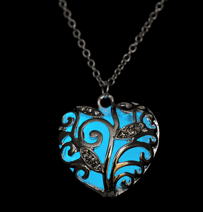 Luminous Heart Pendant Necklace – Glow-in-the-Dark Jewelry for Women – Adjustable 16-18 in Chain – Hypoallergenic Stainless Steel – Gift