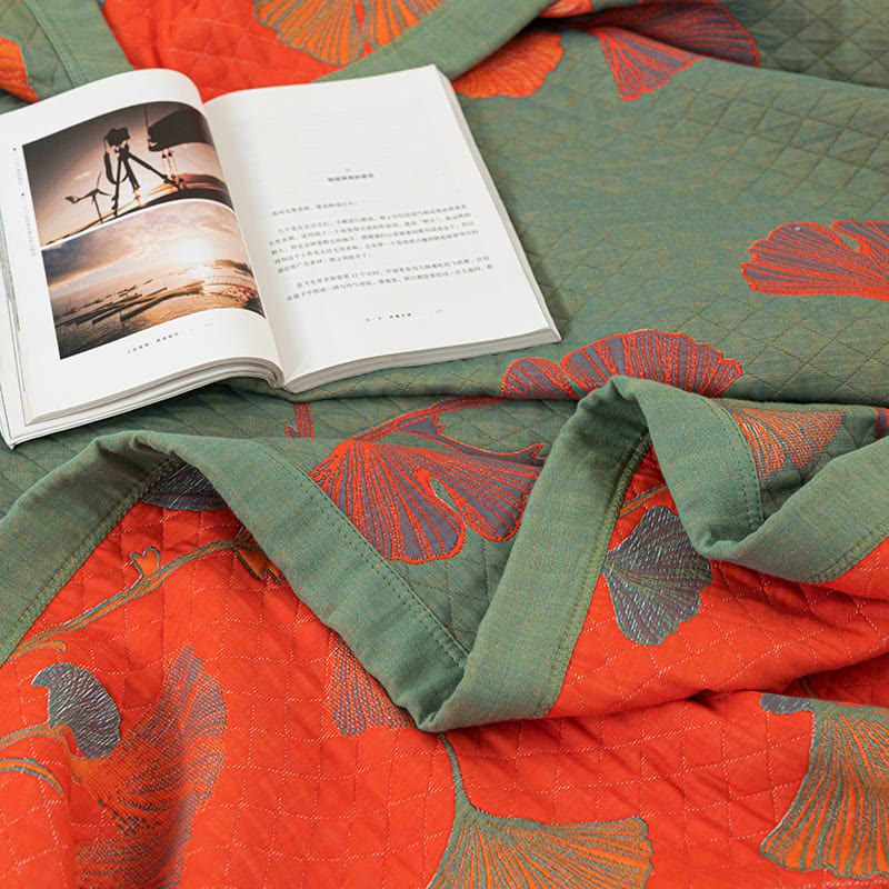Reversible Cotton Quilt Ginkgo Leaf Design All-Season Bedspread Lightweight Throw Blanket for Bedroom Sofa Couch Travel Comfort