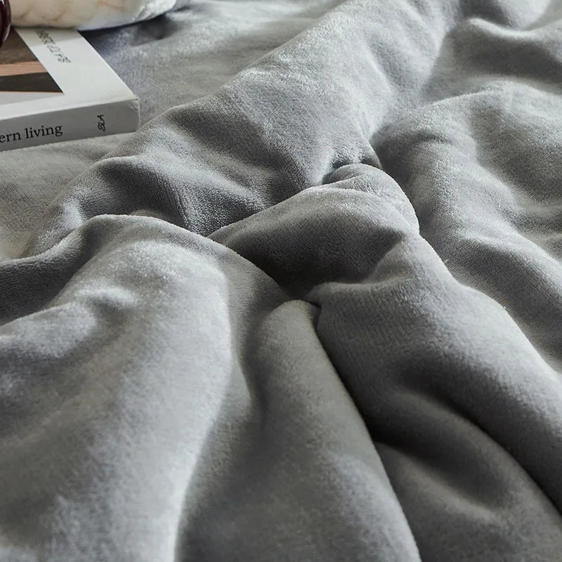 Plush Fleece Throw Blanket Queen Size Winter Warmth for Couch & Bed Indoor Outdoor Soft Polyester All-Season Comfort
