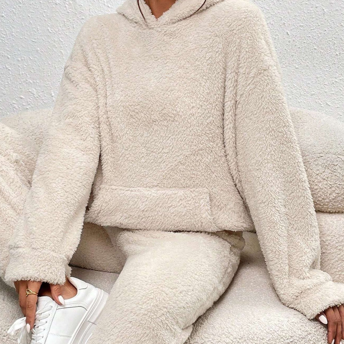 Hooded Teddy Fleece Loungewear Set for Women – Two-Piece Oversized Sweatsuit with Pocket – Cozy Winter Homewear Outfit
