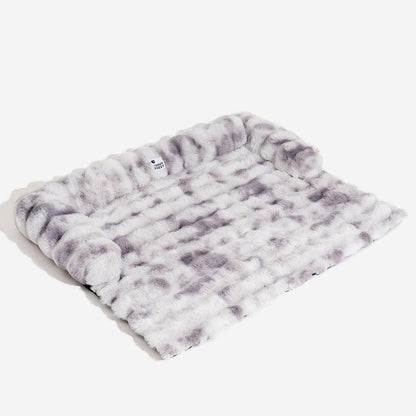 Ultra-Plush Pet Couch Cover & Cushion Mat for Dogs and Cats - Washable Non-Slip Furniture Protector Throw Blanket with Deep Pile Faux Fur