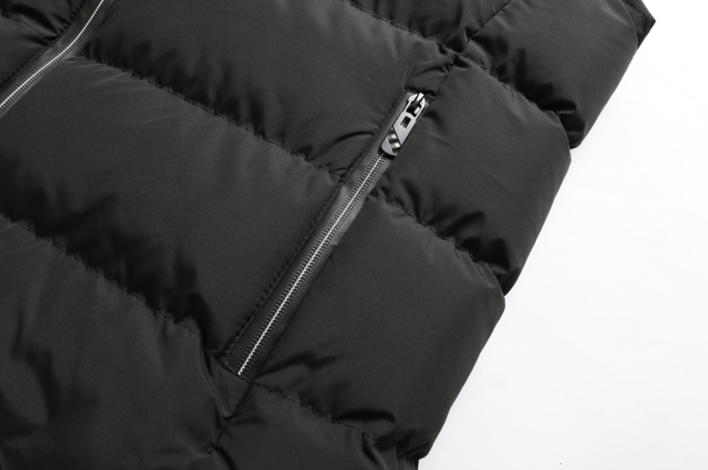 Heated Vest with 15 Heating Zones & 6 Temperature Settings for Men & Women – Rechargeable Battery-Powered Warming Jacket for Outdoor Work