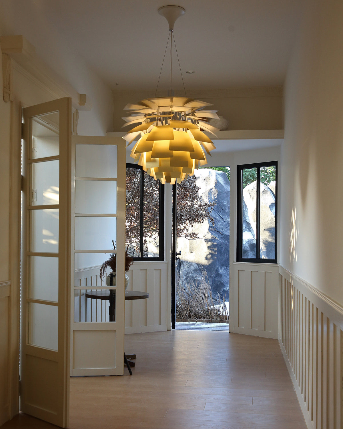 Sculptural Metal Shade Hanging Fixture 20 in Adjustable Height Overhead Lighting for Dining Room Kitchen Island Entryway Warm Glow Installat