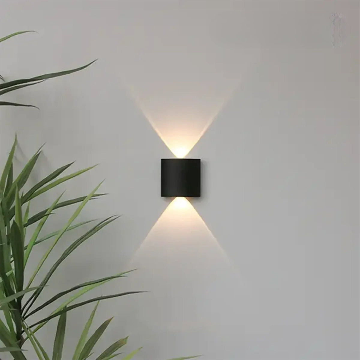 Modern LED Wall Sconce for Indoor & Outdoor Use – Sleek IP65 Weatherproof Fixture in White or Black Finish