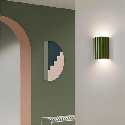 Sculptural Resin Sconce Light Green Wavy Texture 6.3 Inch Height Soft Glow for Bedrooms Hallways Nordic Accent Minimalist Feature Wall Decor