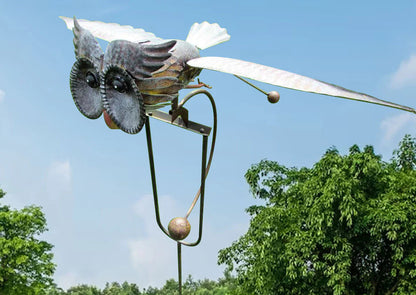Kinetic Metal Bird Sculpture with Moving Wings for Yard, Patio & Balcony Decoration Silver Outdoor Lawn Art