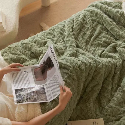 Plush Lamb Wool & Fleece Winter Blanket for Couch and Bed – Insulating Heavyweight Throw for Cold Nights