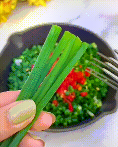 Multi-Blade Herb Shears Stainless Steel with Cleaning Comb for Lettuce Basil Parsley Chives | Kitchen Tool Food Prep Gadget Veggie Chopper