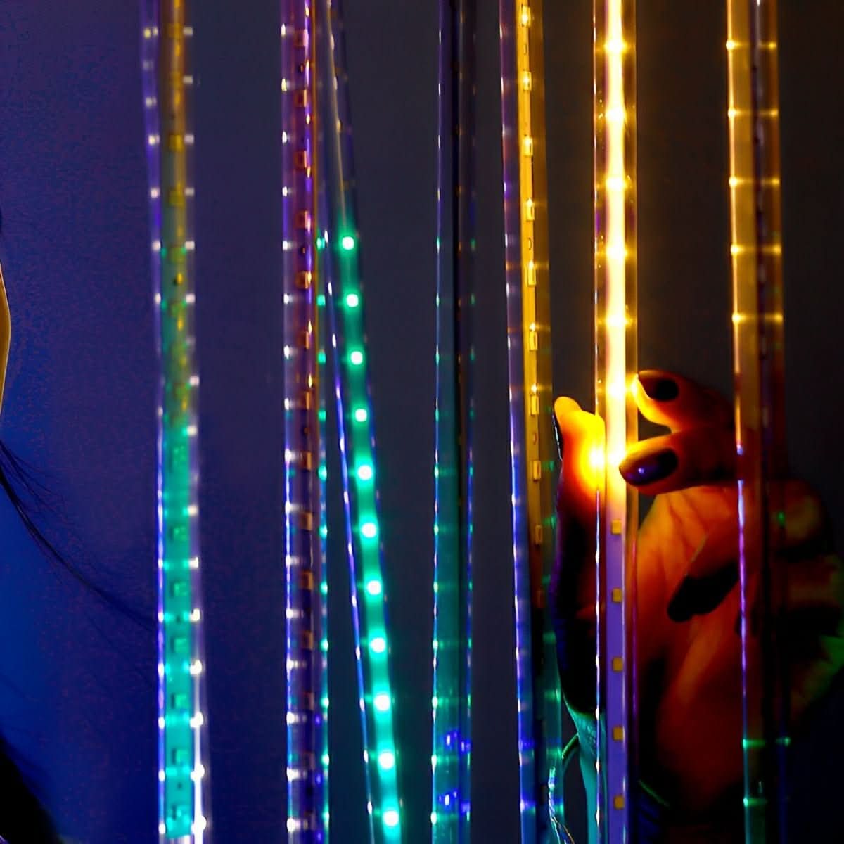 METEORLUME – Cascading Lights for Captivating Garden Nights