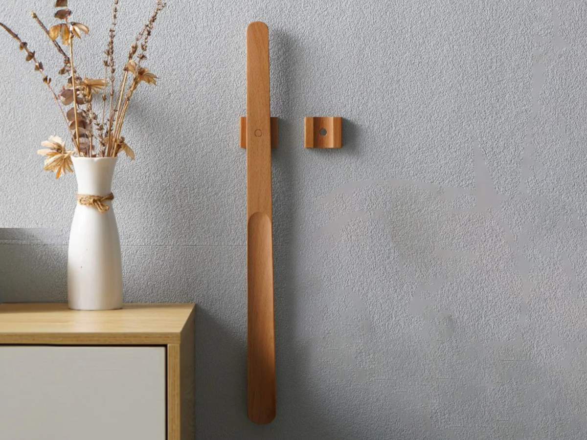 Magnetic Beech Wood Shoehorn with Wall Mount 22-Inch Extended Handle for Easy Access