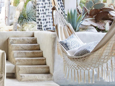 Cotton Rope Hammock for Two People 79 in x 59 in Boho Hanging Bed for Porch Patio Balcony Beach Yard Garden Indoor Outdoor Relaxation 550 lb