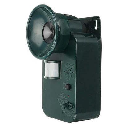 Ultrasonic Animal Repeller Outdoor Motion Sensor Pest Deterrent Device Waterproof Yard Protection for Deer Rodents Birds Battery Powered