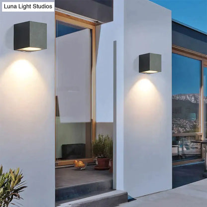 Waterproof Outdoor LED Wall Sconce for Porch, Garden & Entryway | Modern Aluminum Fixture, IP65 Rated