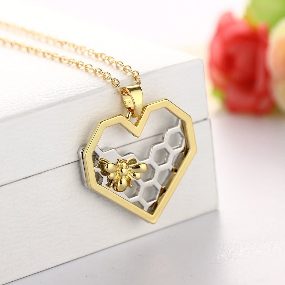 Heart Pendant Necklace with Bee & Honeycomb Design – Gold-Tone Chain Jewelry for Women & Girls