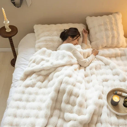 Ultra-Soft Plush Fleece Throw Blanket for Couch, Bed & Year-Round Comfort – Cozy Oversized Luxury Blanket for Living Room & Bedroom