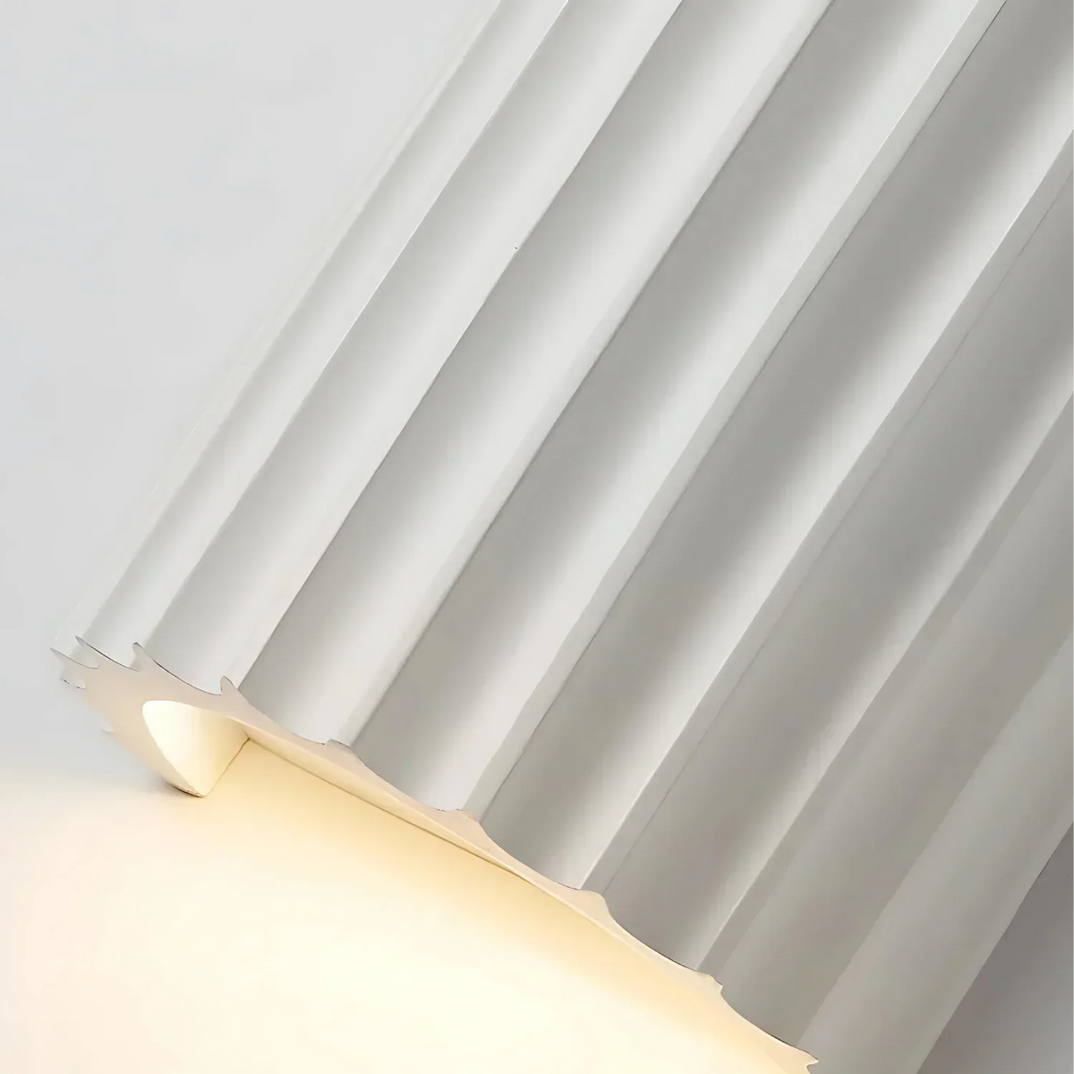 Sculptural Resin Sconce Light Green Wavy Texture 6.3 Inch Height Soft Glow for Bedrooms Hallways Nordic Accent Minimalist Feature Wall Decor
