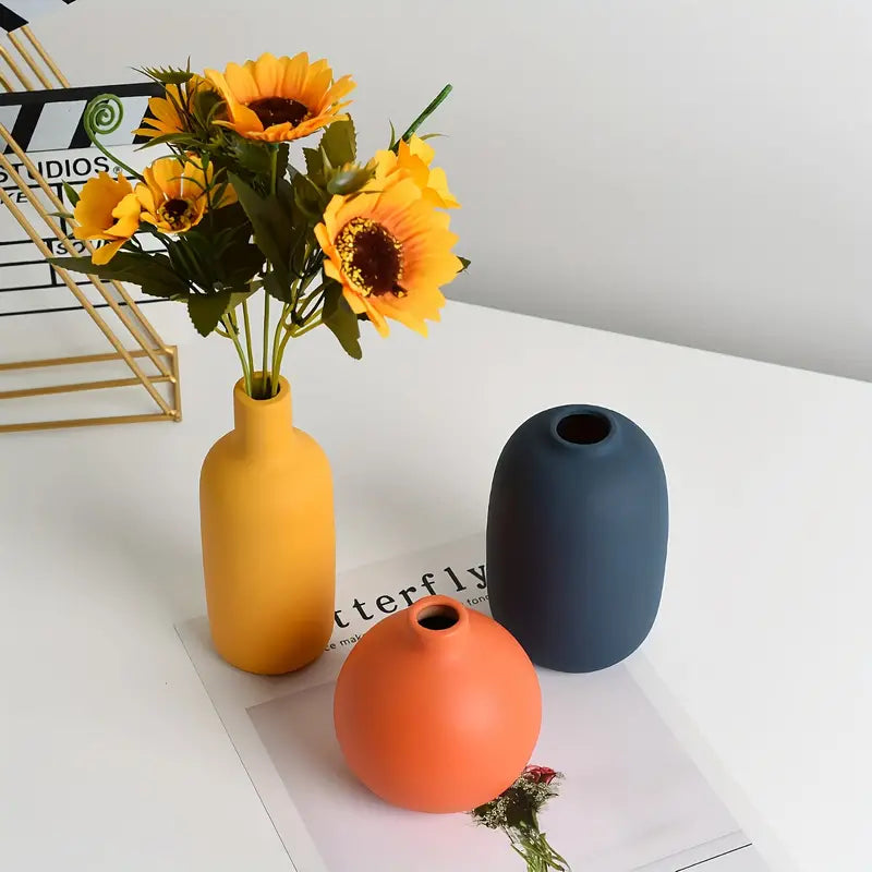 Hand-Painted Porcelain Flower Vase for Tabletop Display – Modern Scandinavian Home Accent for Living Room, Bedroom & Office Decor