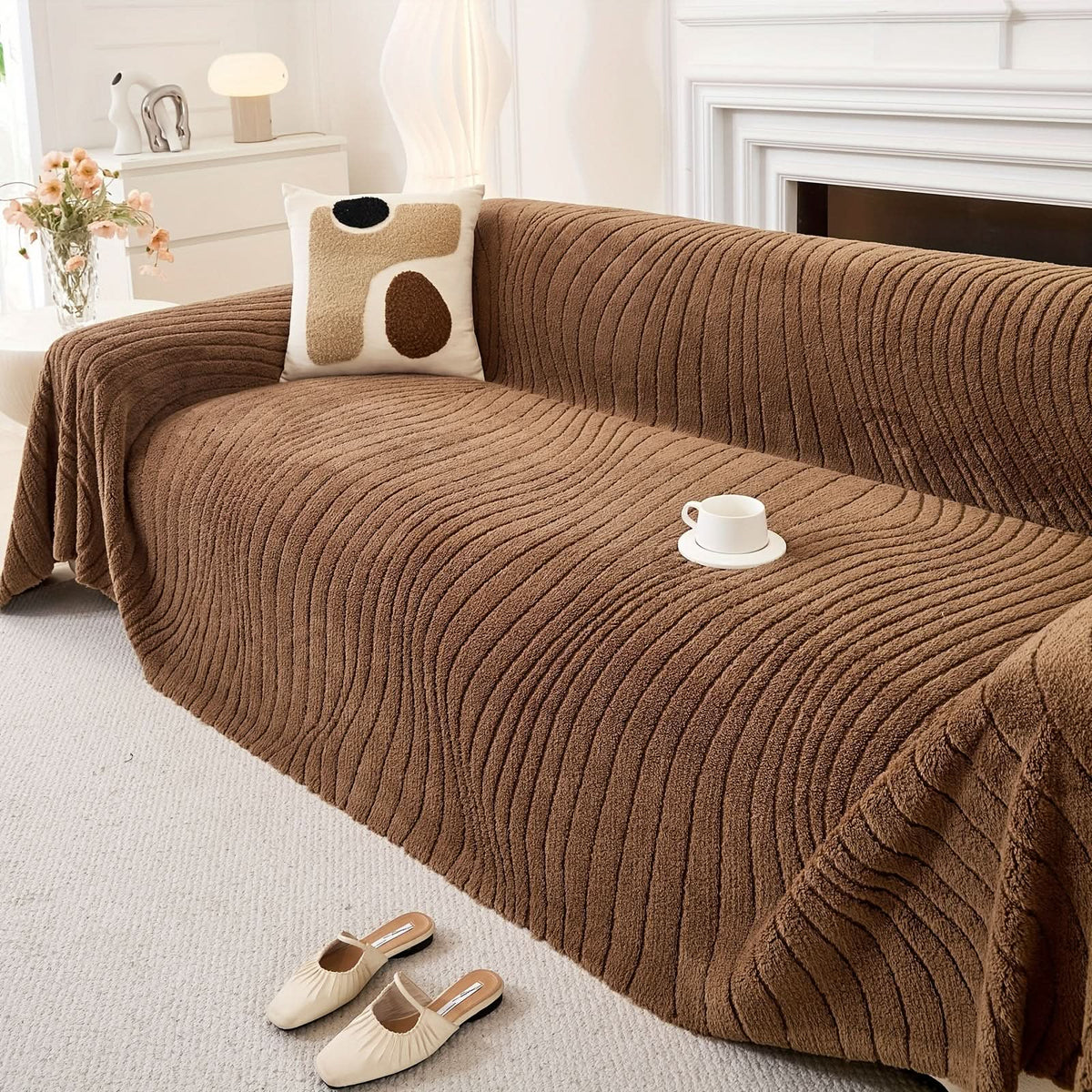 PLUSHLIVA – Double-Sided Plush Sofa Cover Blanket for All Seasons
