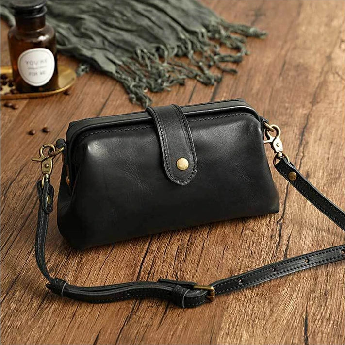 Vintage-Inspired Leather Crossbody Purse for Women – Classic Handbag with Adjustable Strap for Daily Use, Travel, Shopping & Casual Outfits