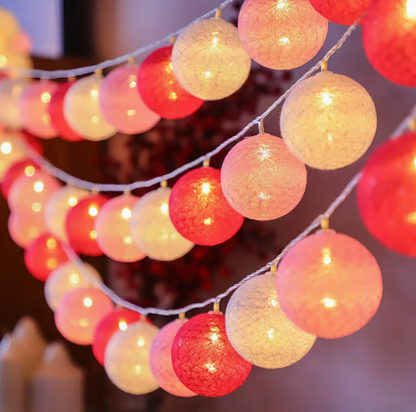 Cotton Ball String Lights with Soft Woven Globes for Bedroom, Living Room & Party Decor – USB or Battery Powered Fairy Lights