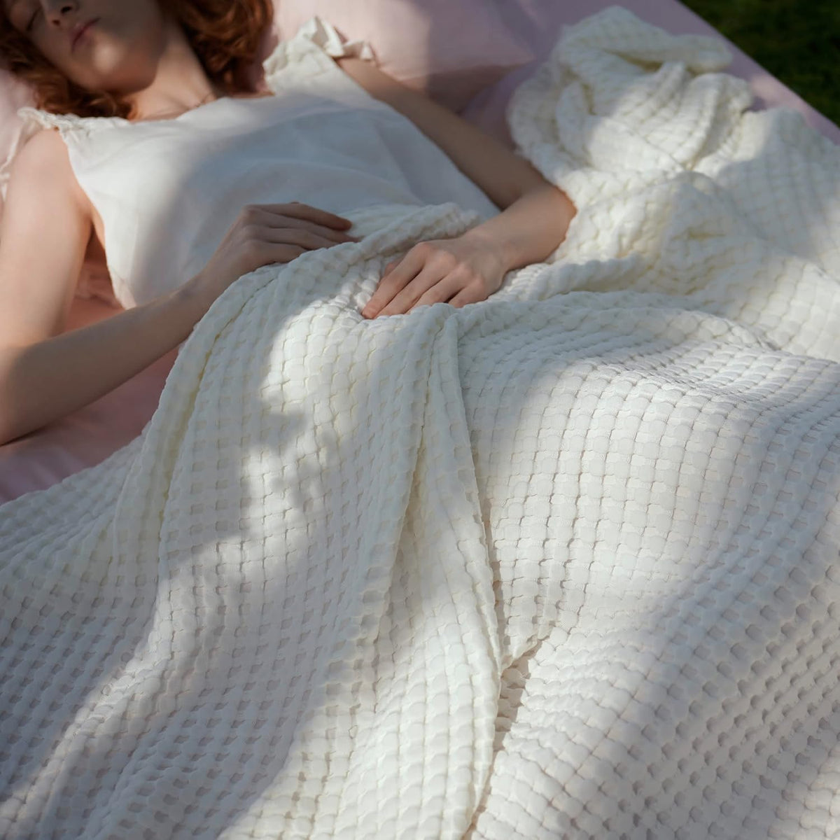 Cotton Throw Blanket Cooling, Bamboo Cooling Blanket for Hot Sleepers, Lightweight Queen Size Blanket for Summer