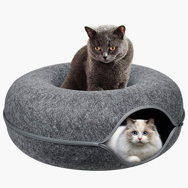 Enclosed Cat Bed Cave with Peek-a-Boo Hole – Soft Plush Igloo Den for Hideaway Sleep & Play