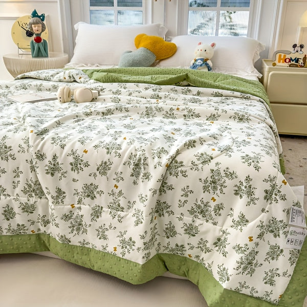 Lightweight Floral Quilt | Breathable Summer Comfort with Elegant Design | Refreshing Bedspread for a Cozy Sleep