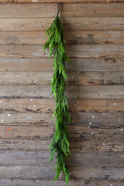 Bendable Evergreen Pine Garland - Realistic Needles, Dense Foliage, Customizable Shape for Mantel, Banister & Door Decor, 4-9 ft