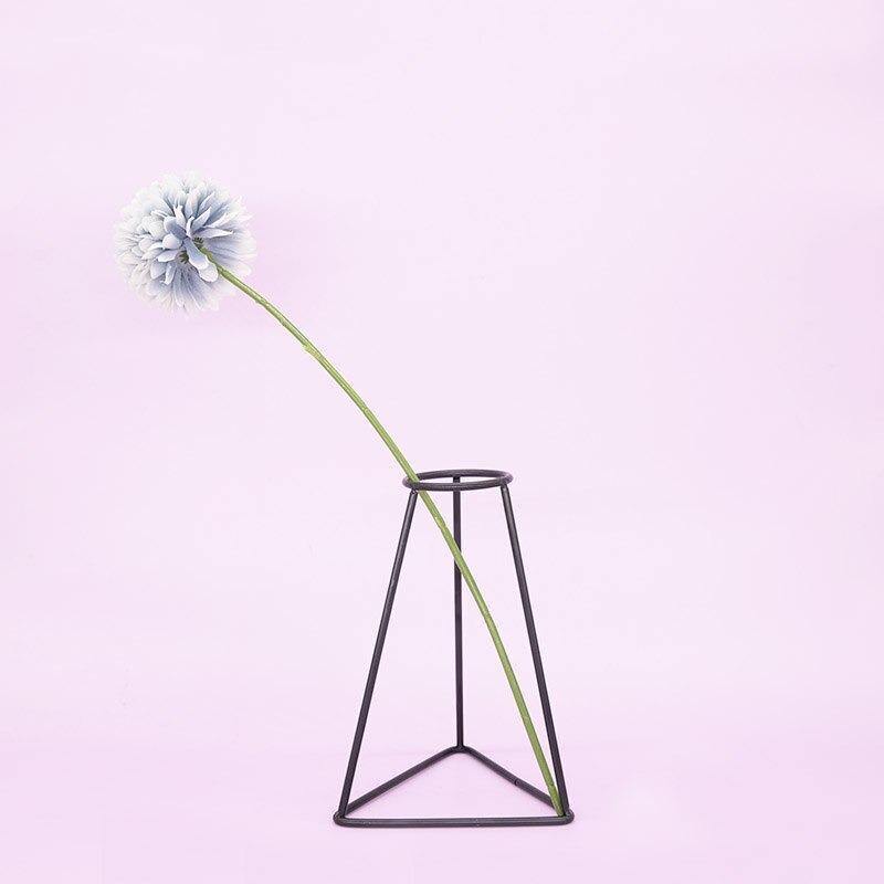 Sleek Iron Line Vase Stand