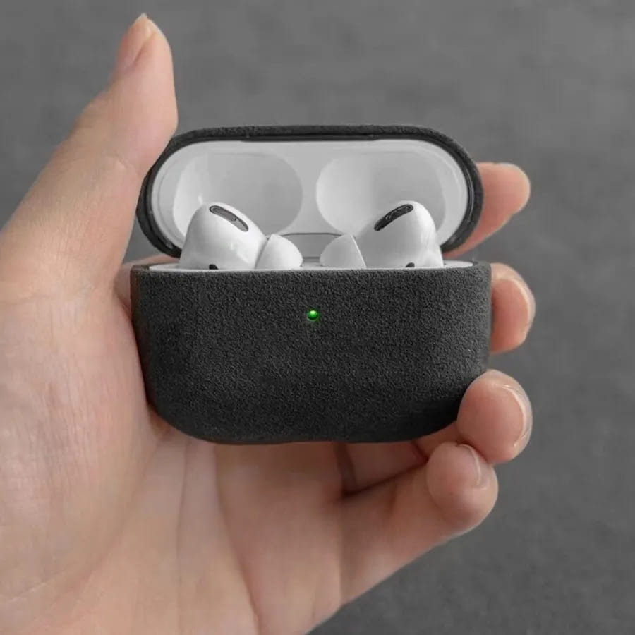 Premium Soft-Touch AirPods Protective Case – Wireless Charging Compatible, Scratch-Resistant Cover for AirPods Pro & Gen 3/4