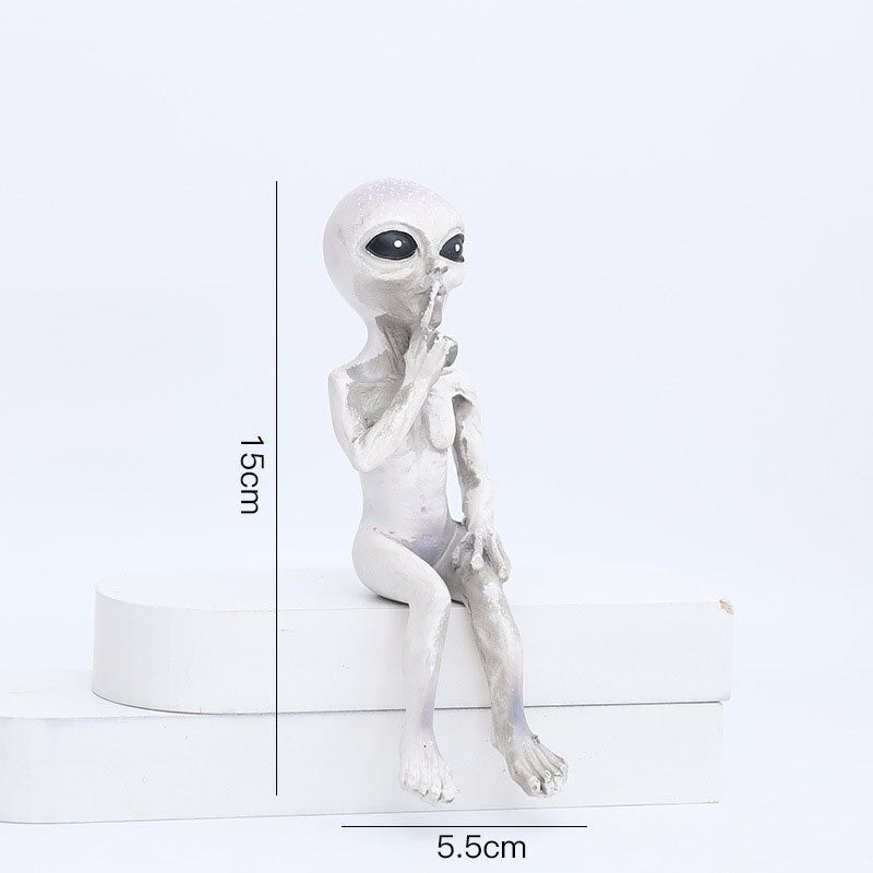 Resin Alien Garden Statue for Outdoor & Indoor Display – Whimsical Space Creature Yard Art Figurine – UV-Protected Weather-Resistant Lawn