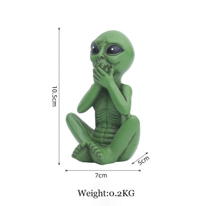 Resin Alien Garden Statue for Outdoor & Indoor Display – Whimsical Space Creature Yard Art Figurine – UV-Protected Weather-Resistant Lawn