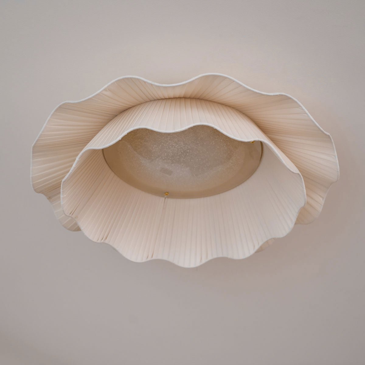 Dimmable LED Flush Mount Light 20 in Beige Fabric Shade Brass Accent for Bedroom Hallway Living Room 3 Color Modes Low Profile Overhead Fixt
