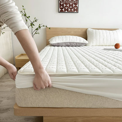 ComfortGuard | Waterproof Mattress Protector with Breathable Fabric | Soft Cover for Clean Sleep