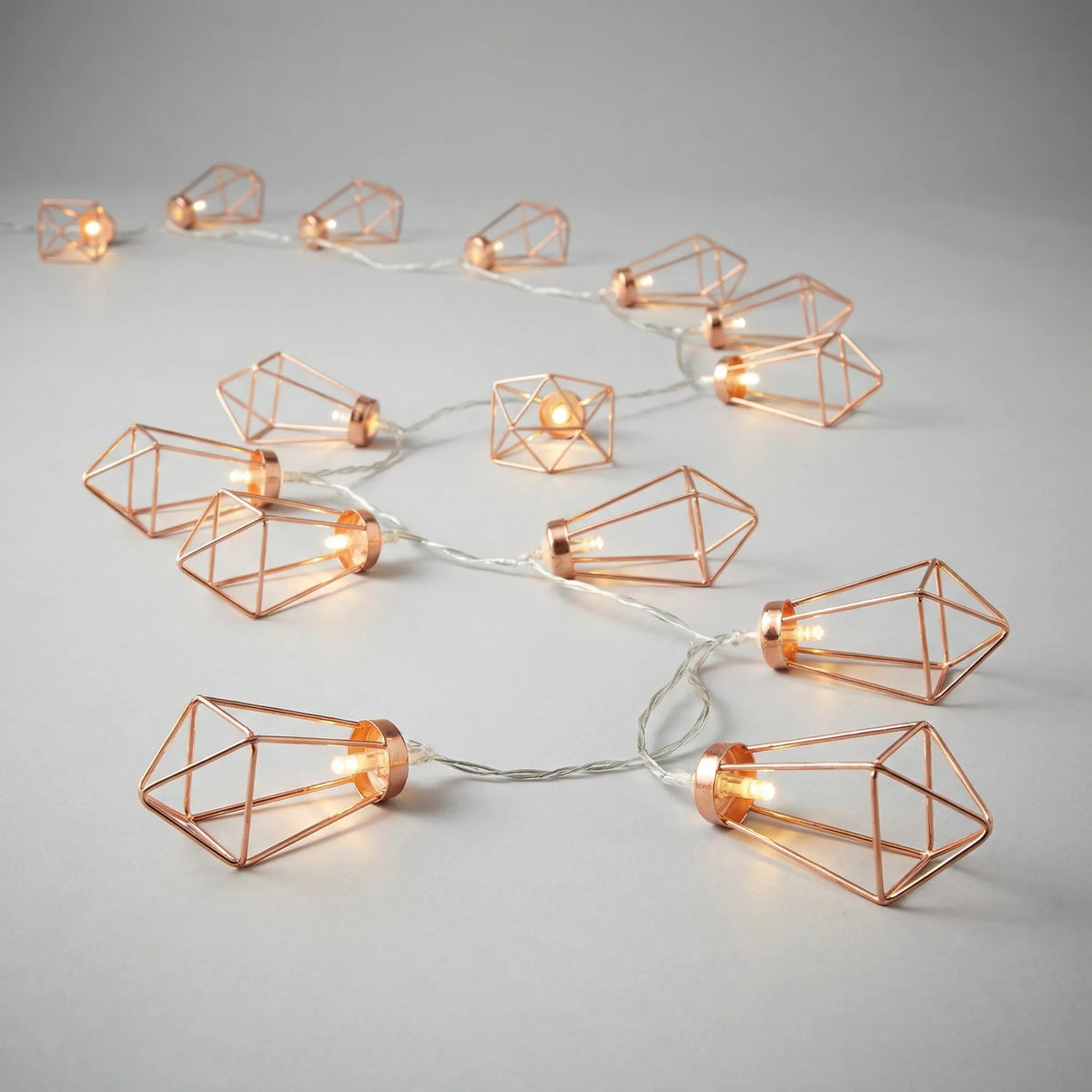 Battery Powered LED Diamond Cage Lights 20 Copper Wire Strand 6.5ft 10ft for Bedroom Living Room Garden Patio Shelves Wireless Decorative Am