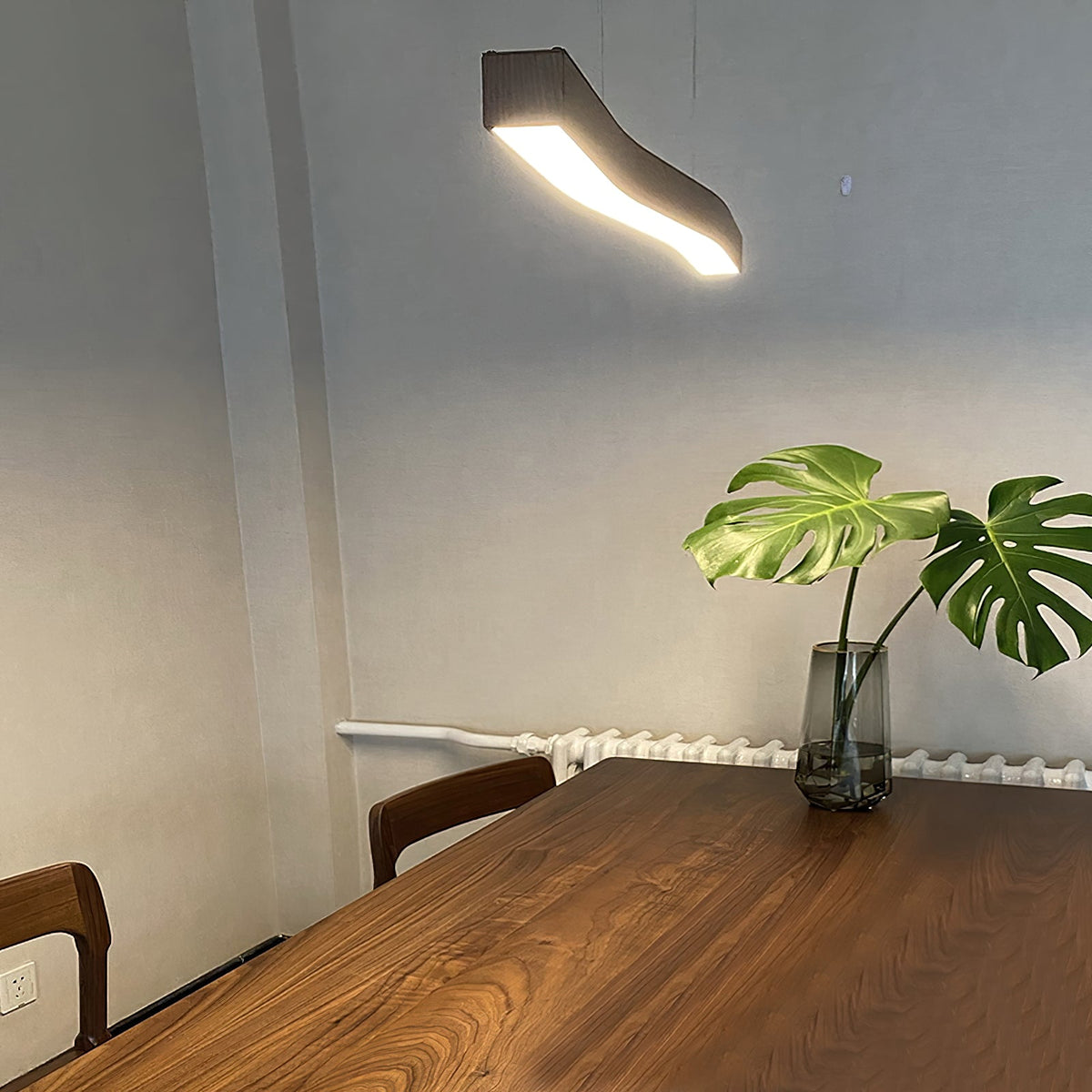 Modern Wave Pendant Light with Walnut-Finish Metal Frame & Dimmable LED for Dining Room Kitchen
