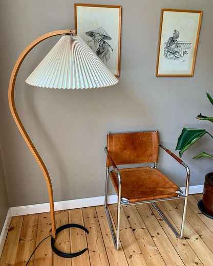 Arched Wood Reading Lamp with Fabric Shade 59 in Tall Modern Over-Sofa Light Natural Finish for Living Rooms Bedrooms Minimalist Standing La