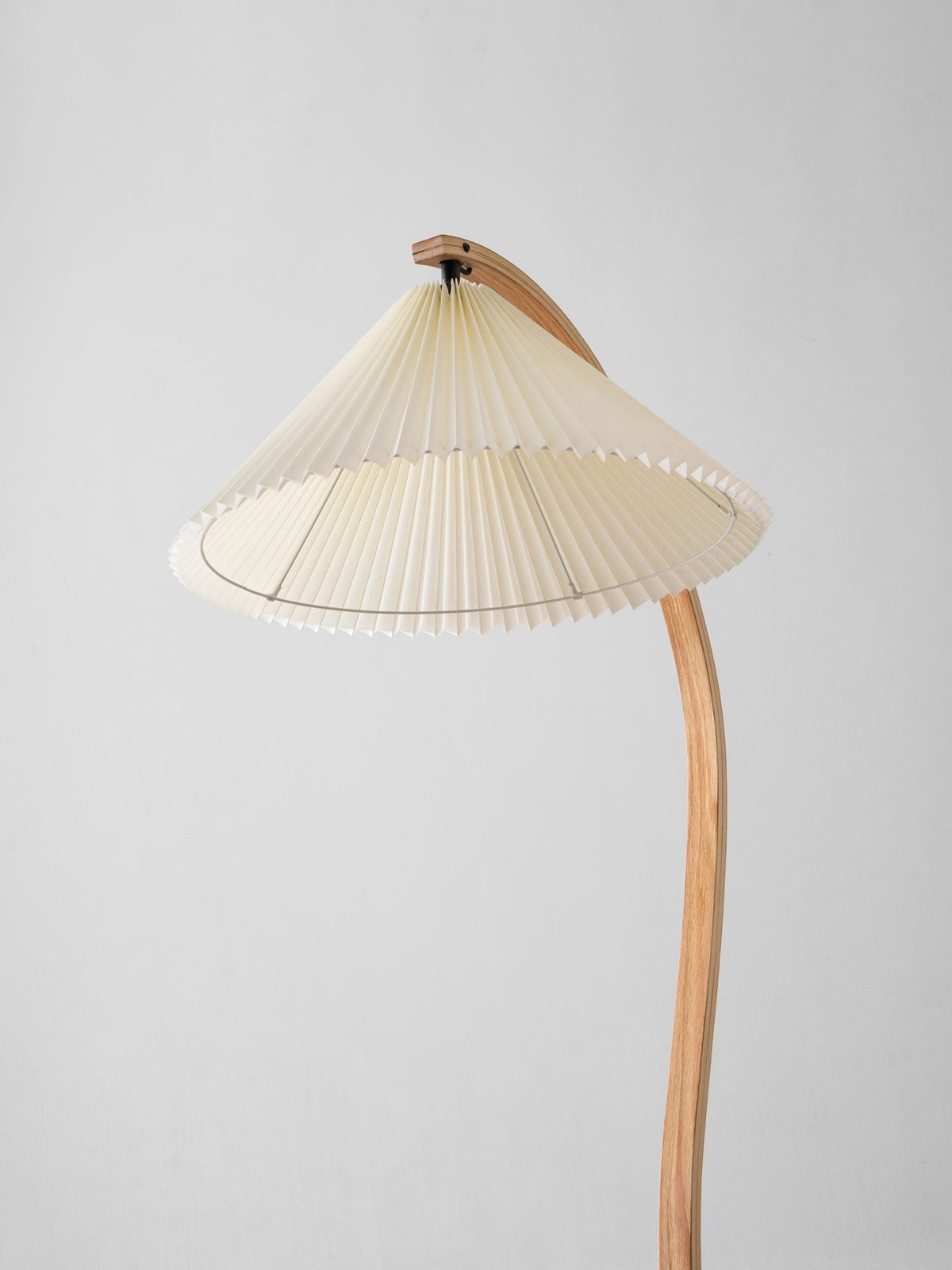 Arched Wood Reading Lamp with Fabric Shade 59 in Tall Modern Over-Sofa Light Natural Finish for Living Rooms Bedrooms Minimalist Standing La