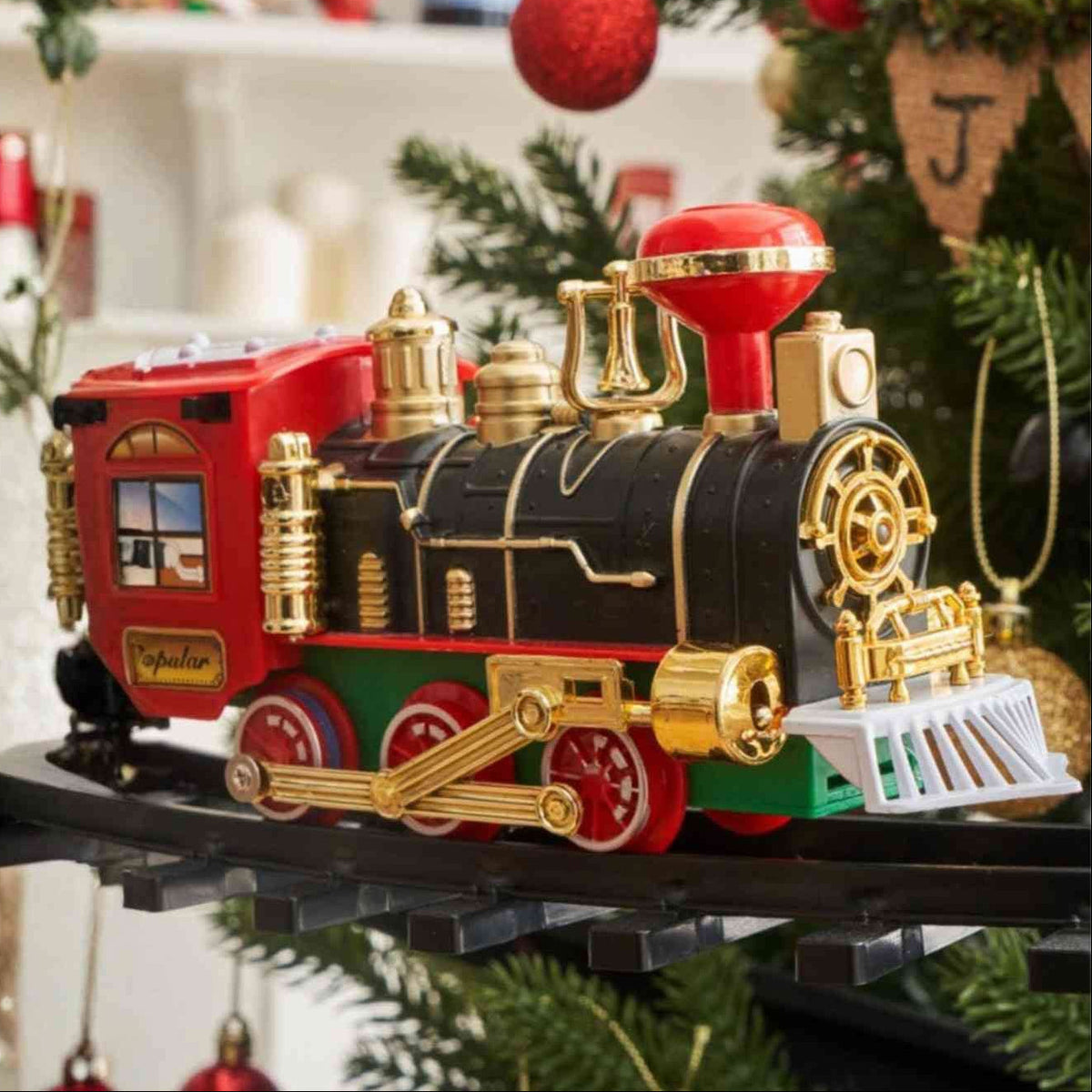 MERRYENGINE – Christmas Tree Train for Playful Holiday Ambience