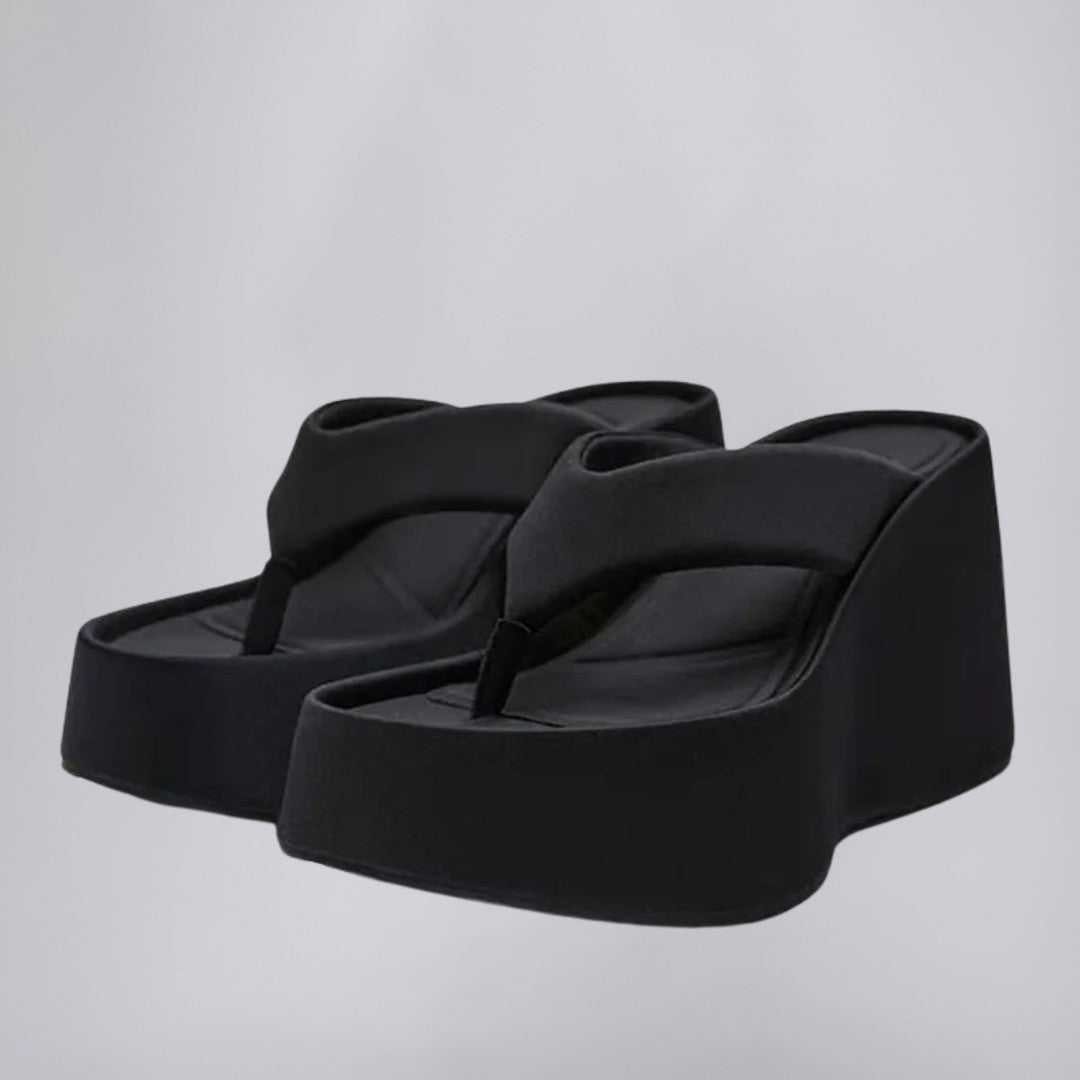 Comfort Step | Cushioned Flip Flops with Non-Slip Sole | Lightweight Design for Everyday Comfort