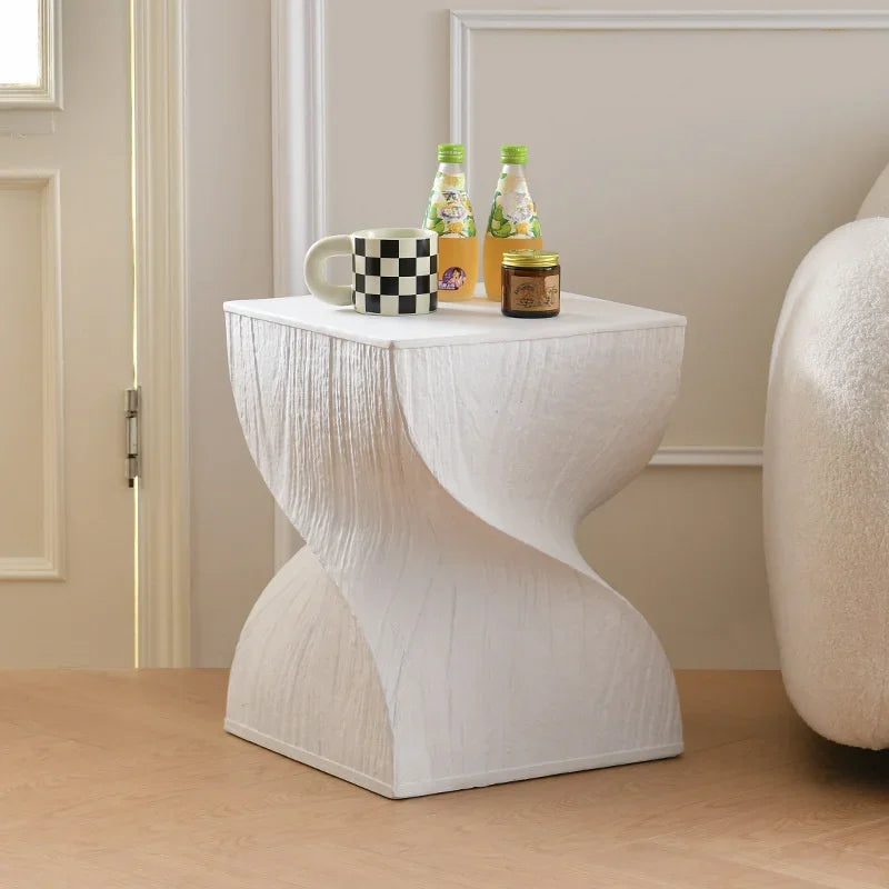 Compact Scandinavian Side Table with Wood Look Edge – Elegant Minimalist Design