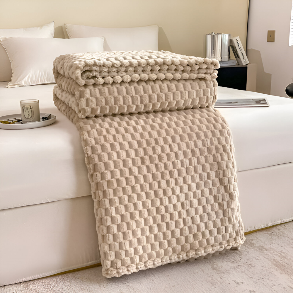 Geometric Plush Fleece Throw Blanket – Soft Polyester for Couch, Bed & Year-Round Warmth in Living Room, Bedroom