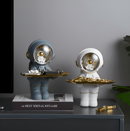 Decorative Astronaut Tray with LED Light – Stylish Storage Solution for Keys and Accessories