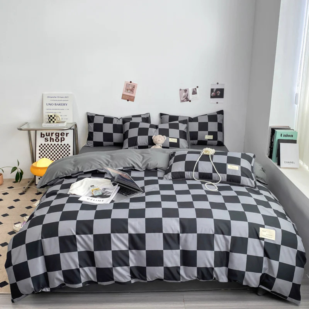 Elegant Duvet Cover Set | Checkered Pattern with Soft, Breathable Fabric for Year-Round Comfort